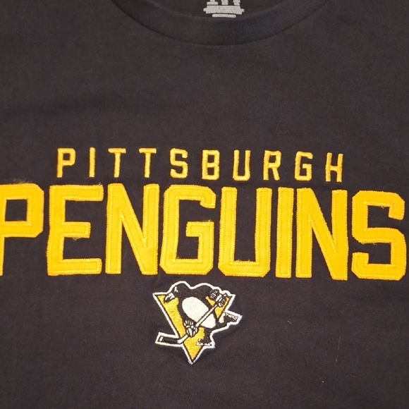 Champion Black Tee with Embroidered Pittsburgh Penguins Graphic - Picture 4 of 4